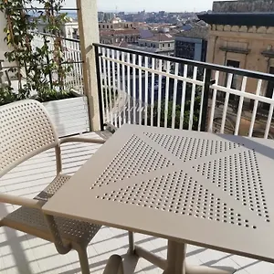 Oblo 2*, Catane Italie