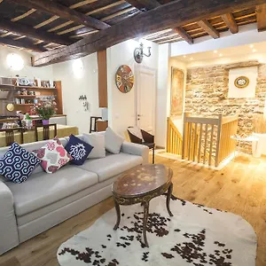 Porta Dipinta House Alta Apartment