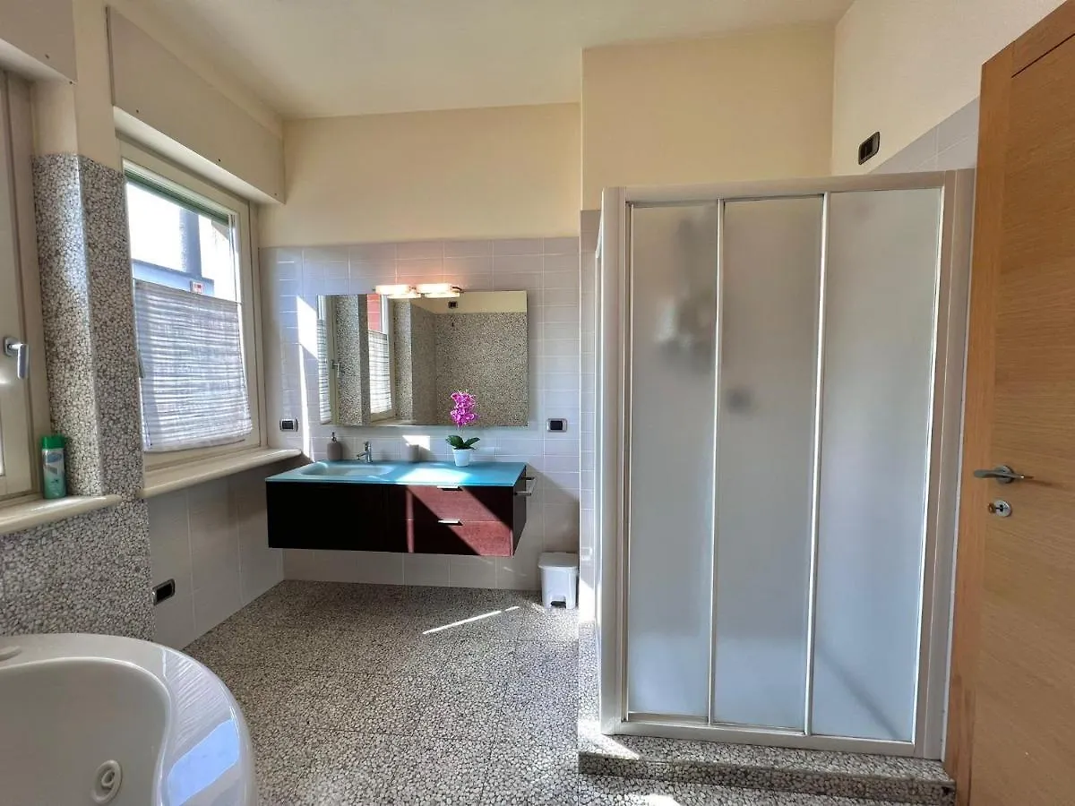 Bergamoinhouse Airport Hotell