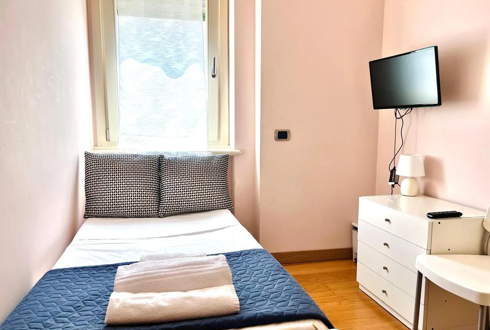 Bergamoinhouse Airport Hotell 0*, Bergamo Italien