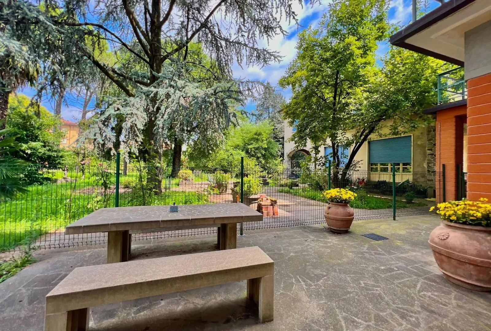 Bergamoinhouse Hotel 0*, Bergamo